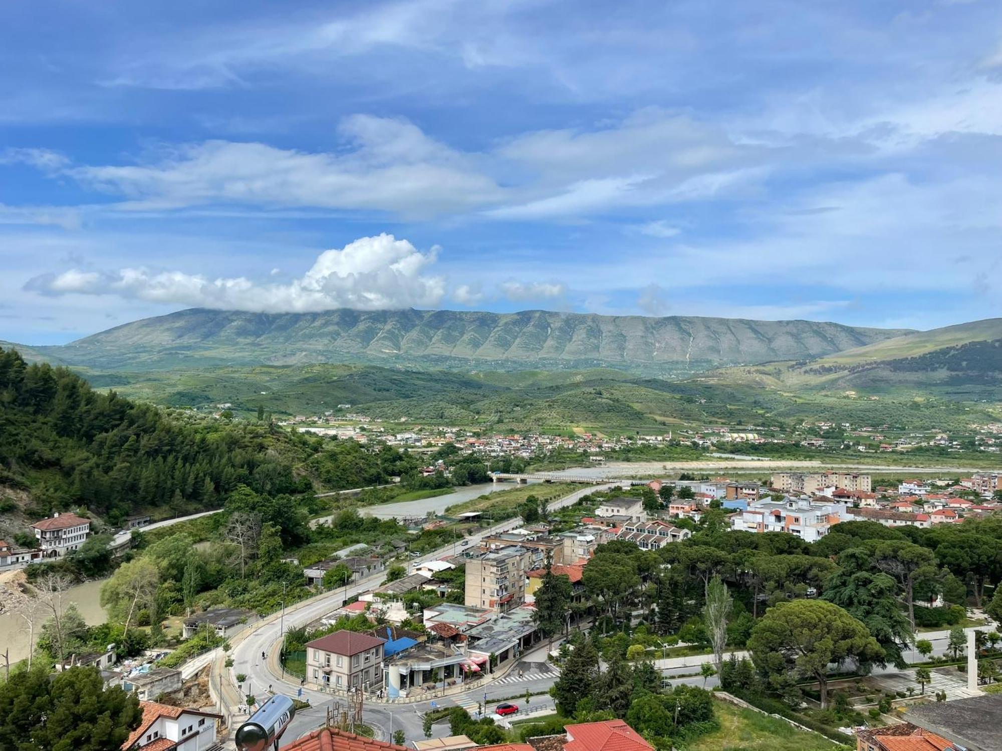 Vila Luen Berat Exterior foto